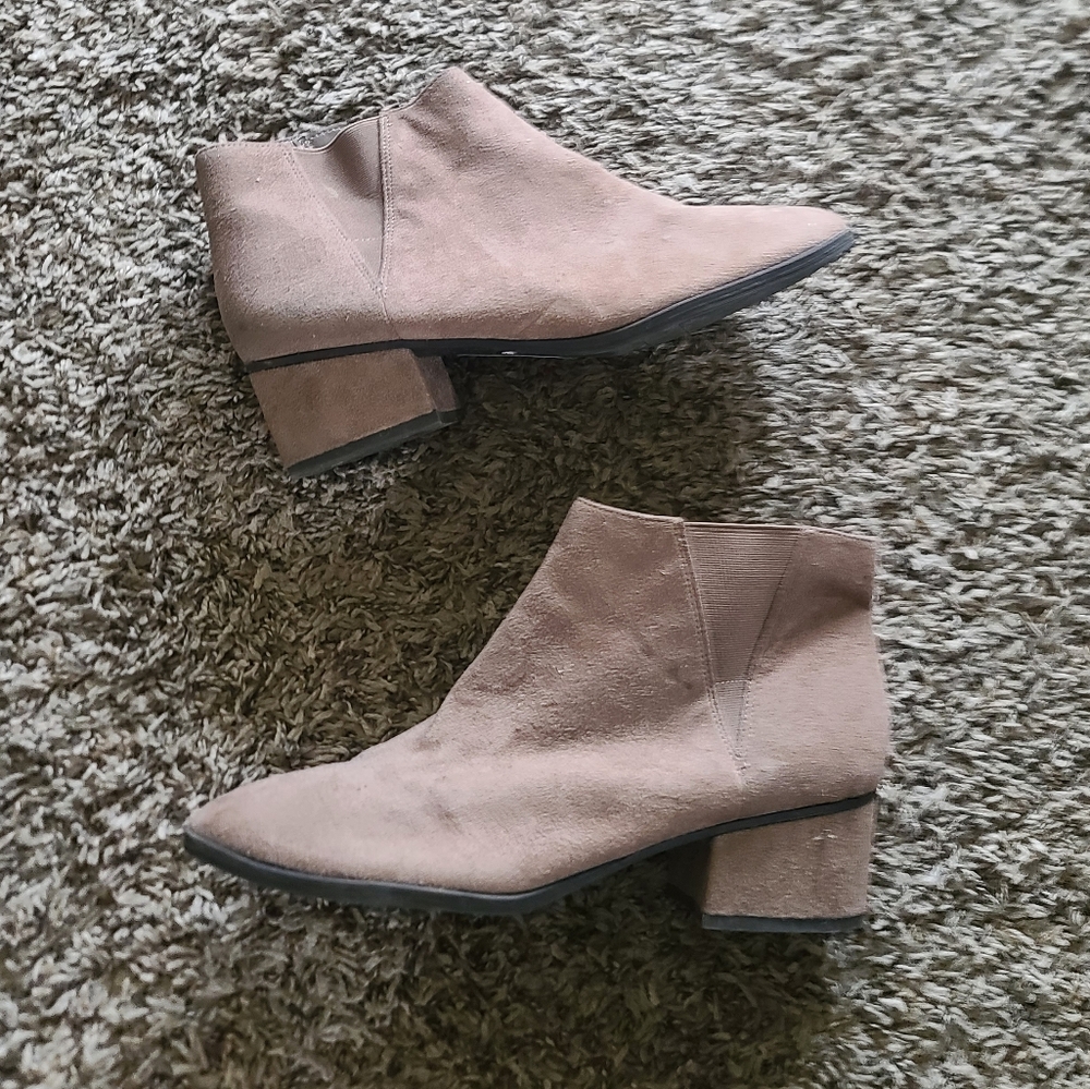 Dr Scholl's Tumbler Tan Faux Suede Be Energized Comfy Ankle Booties 10M